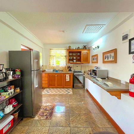 The Suite Spot Apartment - Private Paradise Stay Soufrière Dış mekan fotoğraf